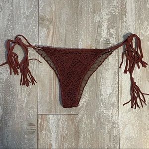 ACACIA crochet bottom